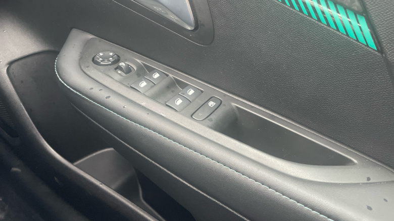 Peugeot 208 1.2 PureTech 100 Allure Premium 5dr Petrol Hatchback